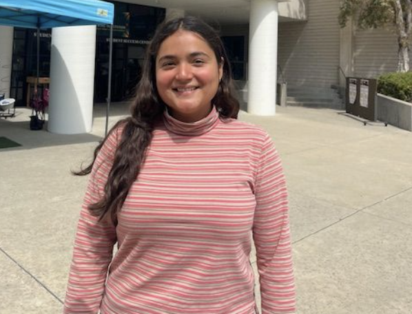 Lucia Landeros in front of the Cuesta College Library. Photo by Lindsay McKee